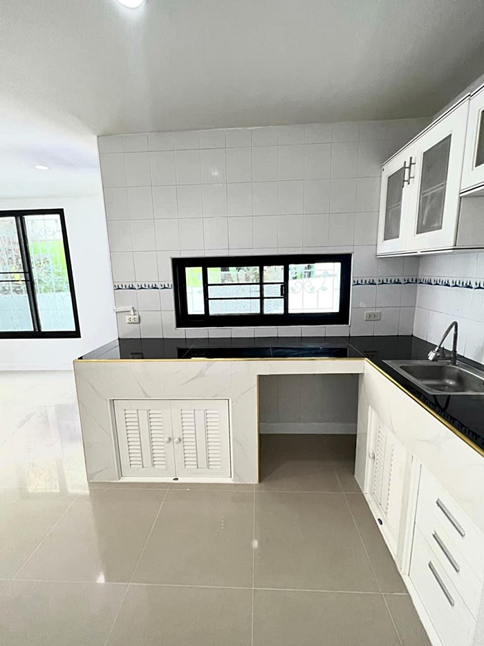ขายบ้าน Renovate สภาพนางฟ้า หมู่บ้านร็อคการ์เด้น-สุวรรณภูมิ ใกล้สนามบินสุวรรณภูมิ